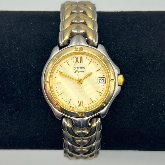 Vintage Citizen Round Champagne and Gold tones Ladies watch Working - Picture 9 of 11